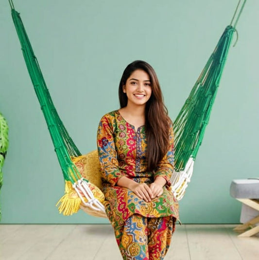 রিং সহ দোলনা-যে কোনো কালার পেতে পারেন।